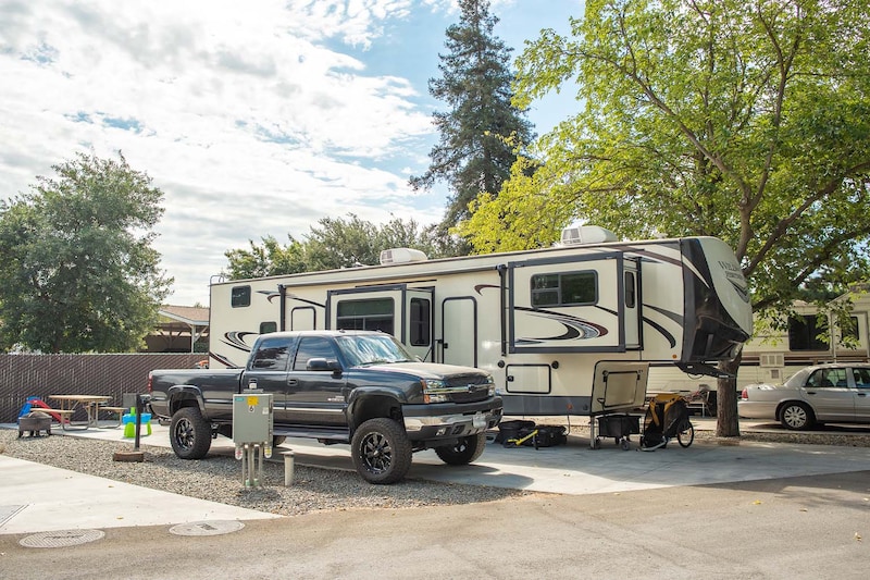 Preferred Red Carpet Back-In RV Site-4